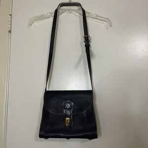 Vintage Dooney & Bourke blue black arrowhead essex leather shoulder cross body